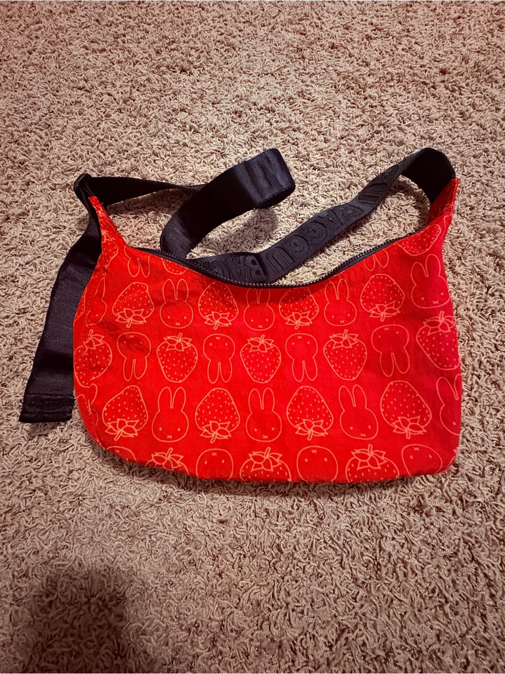 BAGGU & Miffy UO Exclusive Medium Nylon Crescent Bag in Miffy Strawberry